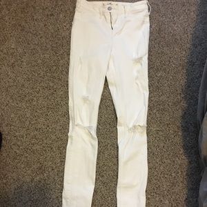 NEW HOLLISTER WHITE JEANS